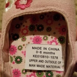Pink baby shoes
